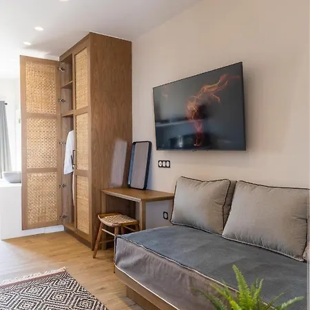 Apartmanhotel Almi Of Naxos 4*