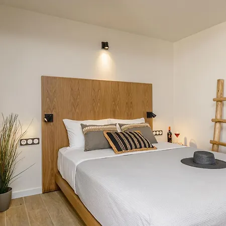 Almi Of Naxos Apartmanhotel