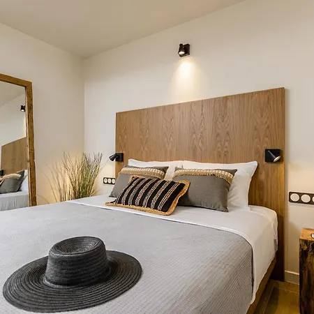 Apartmanhotel Almi Of Naxos 4*
