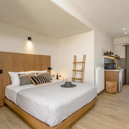 Almi Of Naxos Aparthotel *