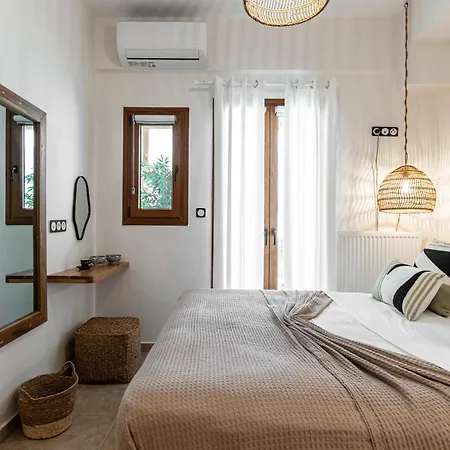 Almi Of Naxos Aparthotel *