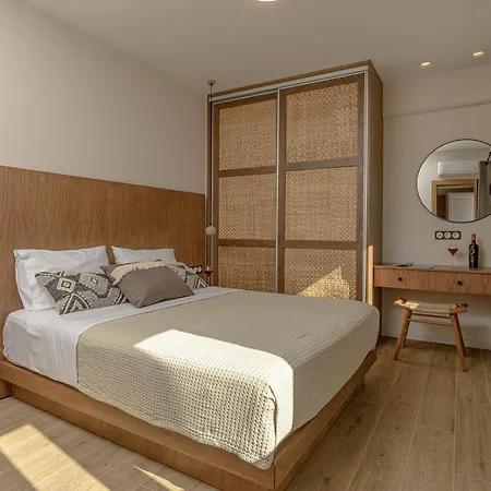 Almi Of Naxos Aparthotel *
